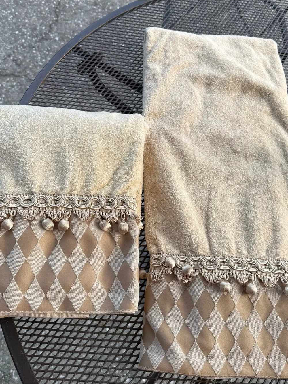 Avanti Tan Beige Gold Tassel Ball Trim Bath Towels 2-Piece Set Lot 100% Cotton